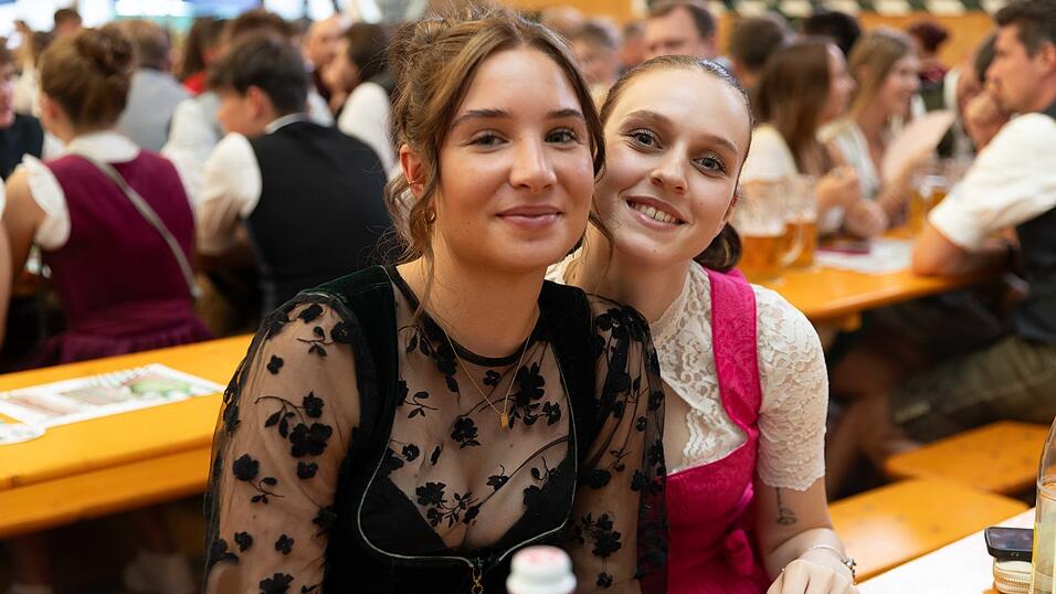 Die Partybilder vom Sonntag, 9. August, aus dem Festzelt Weckmann. Die Partybilder vom Sonntag, 9. August, aus dem Festzelt Weckmann.