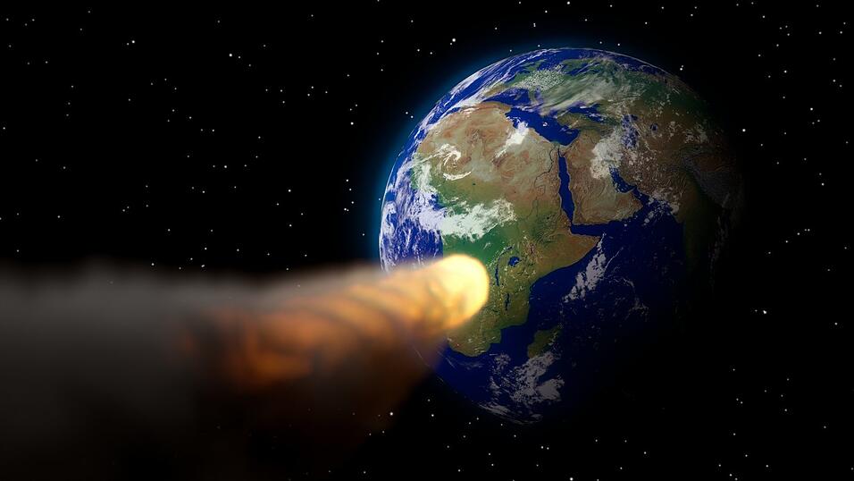 Ein Asteroid rast auf die Erde zu: Dieses Szenario nimmt die NASA ernst und beobachtet potenziell gefährliche Objekte. Ein Asteroid rast auf die Erde zu: Dieses Szenario nimmt die NASA ernst und beobachtet potenziell gefährliche Objekte.