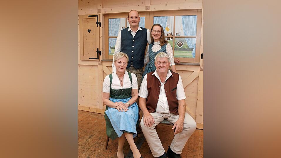 Hubert und Evi Reisinger mit Sohn Thomas und Schwiegertochter Ramona.