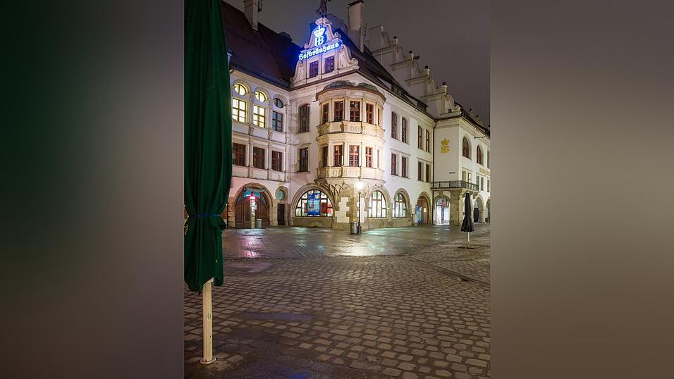Das Münchner Hofbräuhaus ist Bayerns bekanntestes Wirtshaus. Die Gastronomie insgesamt kämpft in der anhaltenden Wirtschaftskrise mit sinkenden Umsätzen. (Foto: Illustration) Das Münchner Hofbräuhaus ist Bayerns bekanntestes Wirtshaus. Die Gastronomie insgesamt kämpft in der anhaltenden Wirtschaftskrise mit sinkenden Umsätzen. (Foto: Illustration)