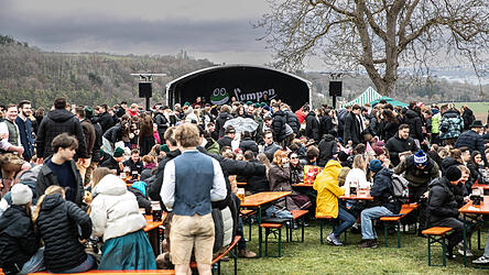 Die Stimmung auf dem Adlersberg war trotz K&auml;lte ausgelassen.