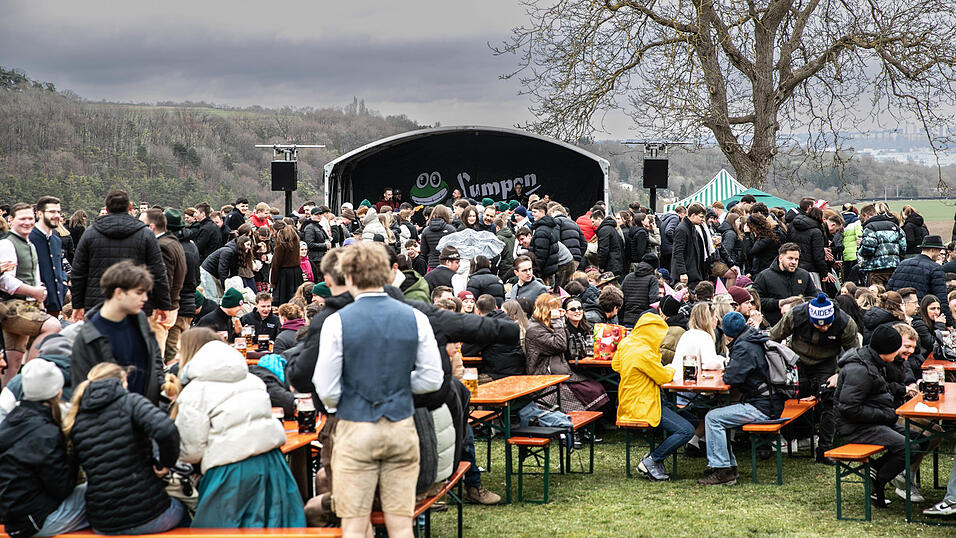 Die Stimmung auf dem Adlersberg war trotz K&auml;lte ausgelassen.