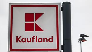 Kaufland plant einen deutlichen Stellenabbau am Standort Donnersdorf. (Archivbild)