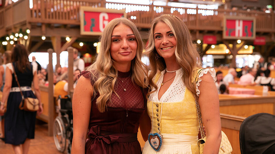 Die Partybilder vom Dienstag, 12. August, aus dem Festzelt Krönner. Die Partybilder vom Dienstag, 12. August, aus dem Festzelt Krönner.