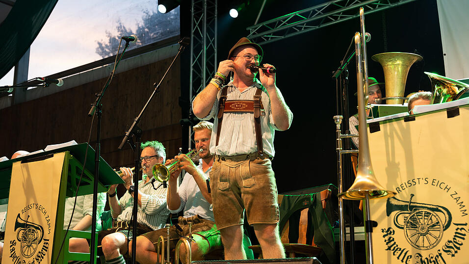 Die Partybilder vom Montag, 12. August 2024, aus dem Festzelt Weckmann. Die Partybilder vom Montag, 12. August 2024, aus dem Festzelt Weckmann.