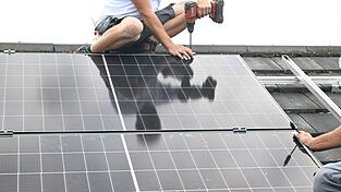 Das Erneuerbare-Energien-Gesetz regelt die Förderung von Ökostrom zum Beispiel aus Photovoltaikanlagen. (Archivbild) Das Erneuerbare-Energien-Gesetz regelt die Förderung von Ökostrom zum Beispiel aus Photovoltaikanlagen. (Archivbild)
