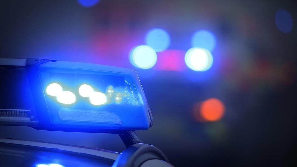 Der Mann im Affenkost&uuml;m soll nach dem Angriff gefl&uuml;chtet sein. (Symbolbild)