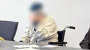 Der Demenzkranke hofft auf eine Unterbringung in einem besonders gesicherten Pflegeheim und hat wohl auch schon einen Platz in Aussicht.