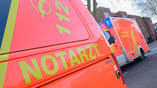 Ein Mann wurde unter seinem Quad begraben und schwer verletzt. (Symbolbild)
