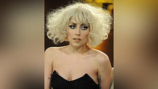 Die Pop-Queen Lady Gaga hat einen Twitter-Rekord aufgestellt: Sie hat mehr als 20 Millionen Follower. (Foto: Jochen Lübke, dpa) Die Pop-Queen Lady Gaga hat einen Twitter-Rekord aufgestellt: Sie hat mehr als 20 Millionen Follower. (Foto: Jochen Lübke, dpa)