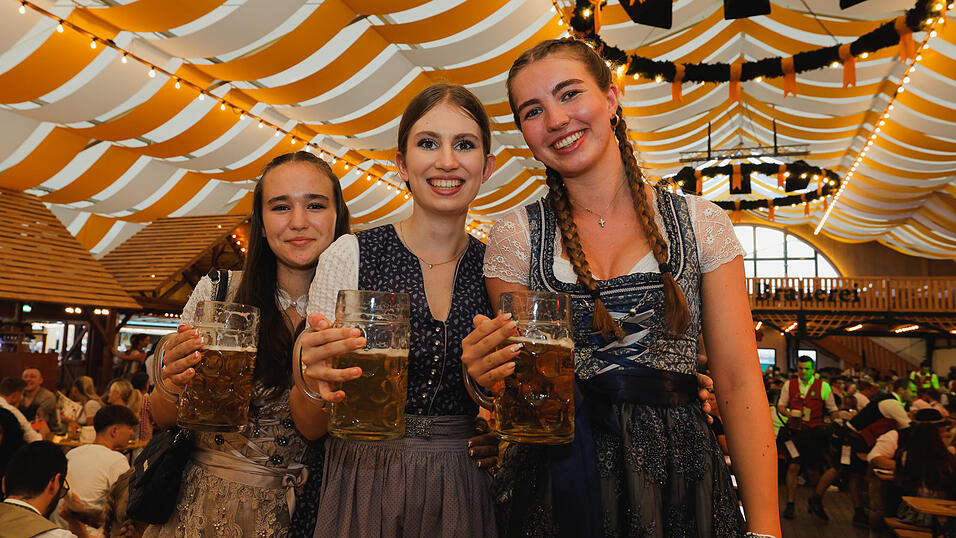 Die Partybilder vom Dienstag, 13. August 2024, aus dem Festzelt Nothaft. Die Partybilder vom Dienstag, 13. August 2024, aus dem Festzelt Nothaft.