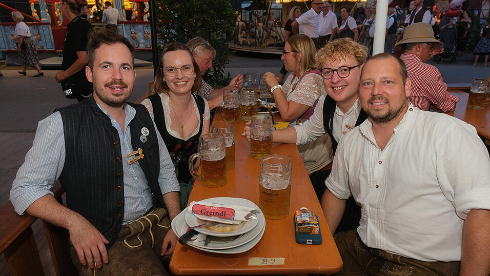 Die Partybilder vom Mittwoch, 16. August 2023, aus dem Festzelt Greindl. Die Partybilder vom Mittwoch, 16. August 2023, aus dem Festzelt Greindl.