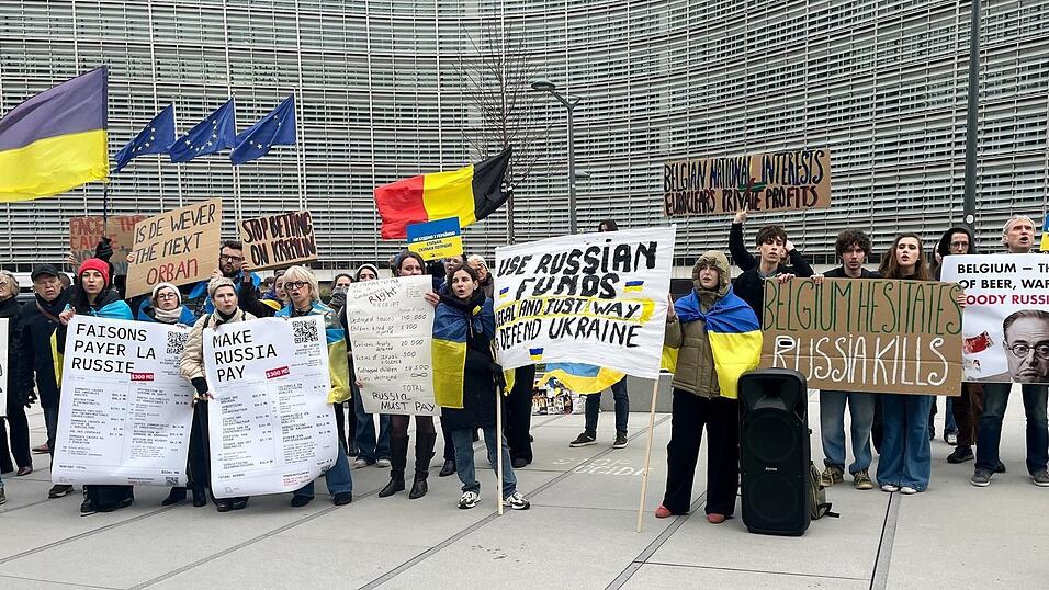 Die belgische Regierung blockiert den Plan bislang mit Verweis auf rechtliche und finanzielle Risiken. Die belgische Regierung blockiert den Plan bislang mit Verweis auf rechtliche und finanzielle Risiken.