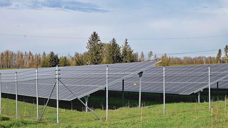 Der Echinger Gemeinderat hat einen Leitfaden f&uuml;r Freifl&auml;chen-PV-Anlagen verabschiedet.