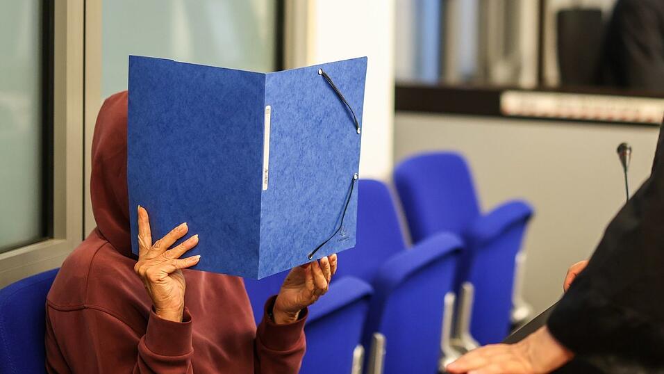 Lebenslange Haft und vier Jahre wegen Beihilfe - Angeklagte gehen in Revision. (Archivbild) Lebenslange Haft und vier Jahre wegen Beihilfe - Angeklagte gehen in Revision. (Archivbild)