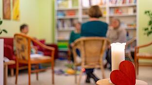 Viele Sozialarbeiterinnen und -arbeiter wirken in Beratungsstellen - doch die klagen über mangelnde finanzielle Unterstützung. (Symbolbild) Viele Sozialarbeiterinnen und -arbeiter wirken in Beratungsstellen - doch die klagen über mangelnde finanzielle Unterstützung. (Symbolbild)