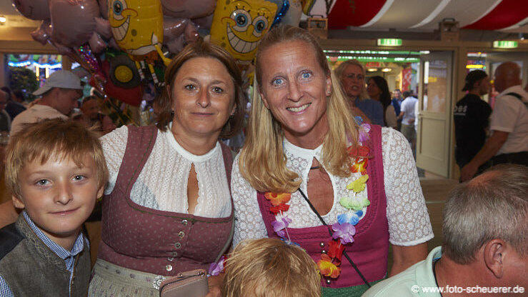 Die Partybilder vom Samstag, 13. August 2022, aus dem Festzelt Lechner.