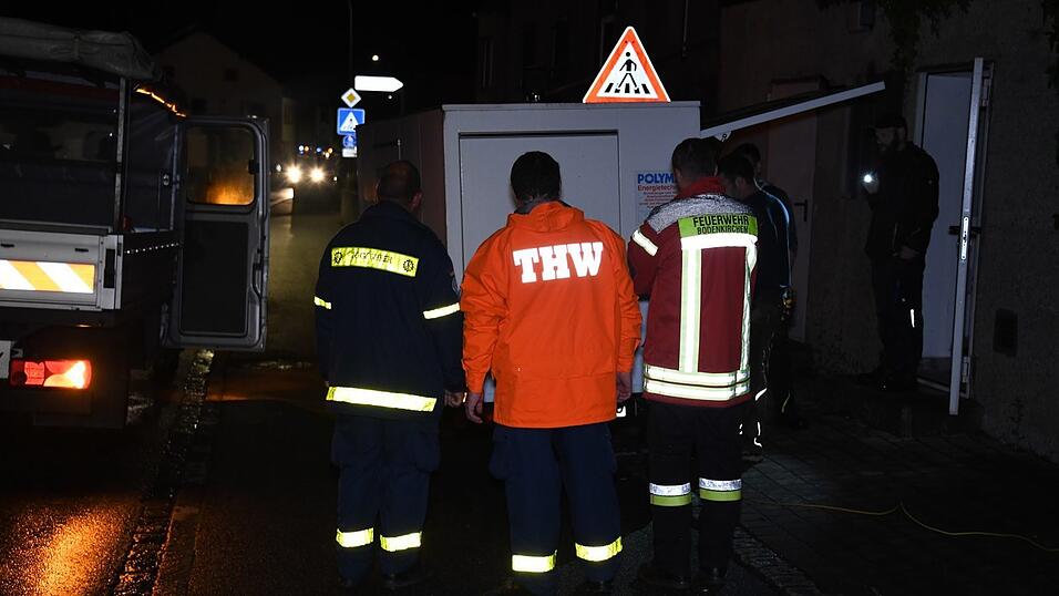 In Aich in der Gemeinde Bodenkirchen st&uuml;rzten B&auml;ume um, Keller wurden &uuml;berschwemmt.