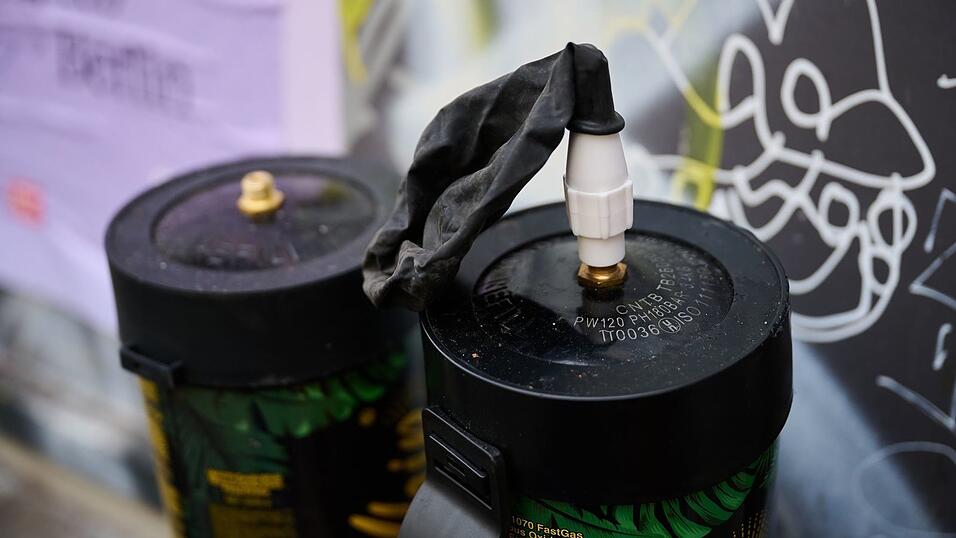 Der Konsum von Lachgas ist gerade f&uuml;r Minderj&auml;hrige mit hohen Gesundheitsrisiken verbunden. (Symbolfoto)