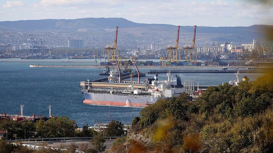 Der russische Schwarzmeerhafen Noworossijsk ist immer wieder Ziel ukrainischer Drohnenangriffe. (Archivbild) Der russische Schwarzmeerhafen Noworossijsk ist immer wieder Ziel ukrainischer Drohnenangriffe. (Archivbild)