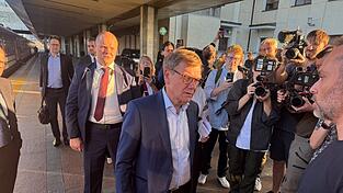 Nach seiner Ankunft in Kiew sendet der Minister erste Botschaften auch an Moskau. Nach seiner Ankunft in Kiew sendet der Minister erste Botschaften auch an Moskau.