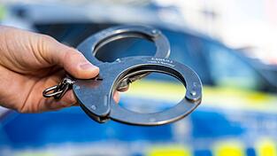 Der Verd&auml;chtige sitzt in Untersuchungshaft. (Symbolbild)