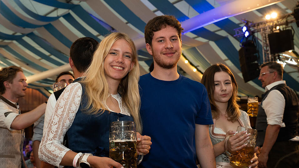 Die Partybilder vom Mittwoch, 12. August, aus dem Festzelt Wenisch. Die Partybilder vom Mittwoch, 12. August, aus dem Festzelt Wenisch.