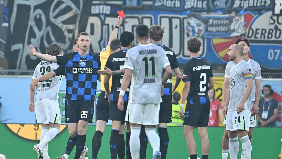 Wolfsburg musste fr&uuml;h mit einem Mann weniger auskommen.