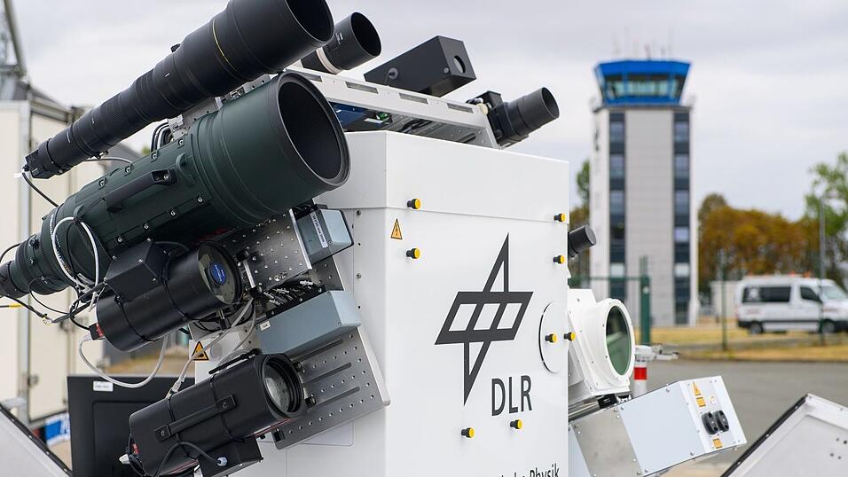 Das neue Technologiezentrum in Cochstedt verbindet Forschung und Entwicklung mit den praktischen Anforderungen der Sicherheitsbehörden. Das neue Technologiezentrum in Cochstedt verbindet Forschung und Entwicklung mit den praktischen Anforderungen der Sicherheitsbehörden.