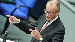 In der Generaldebatte des Bundestags stimmt Merz die Bürger auf den «Herbst der Reformen» ein.