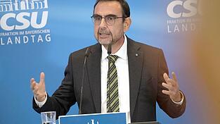 CSU-Landtagsfraktionschef Klaus Holetschek atttackiert die Sparpläne von CDU-Gesundheitsministerin Nina Warken (CDU). (Archiv)