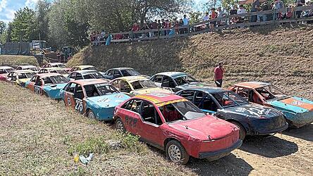 Bunte Vielfalt im Starterfeld: Bei den Gebrauchtwagen wurde der Kreativität freier Lauf gelassen. Bunte Vielfalt im Starterfeld: Bei den Gebrauchtwagen wurde der Kreativität freier Lauf gelassen.
