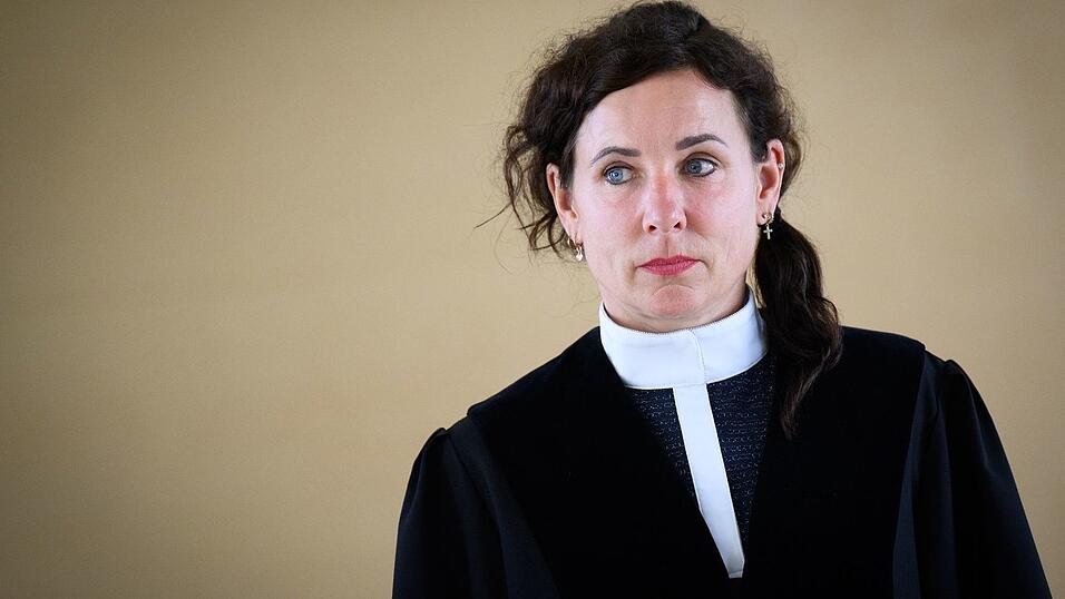 Ein Justizdrama trifft auf die Literaturbranche: In Juli Zehs neuem Roman verschwimmen Wahrheit und Erinnerung. (Archivbild) Ein Justizdrama trifft auf die Literaturbranche: In Juli Zehs neuem Roman verschwimmen Wahrheit und Erinnerung. (Archivbild)
