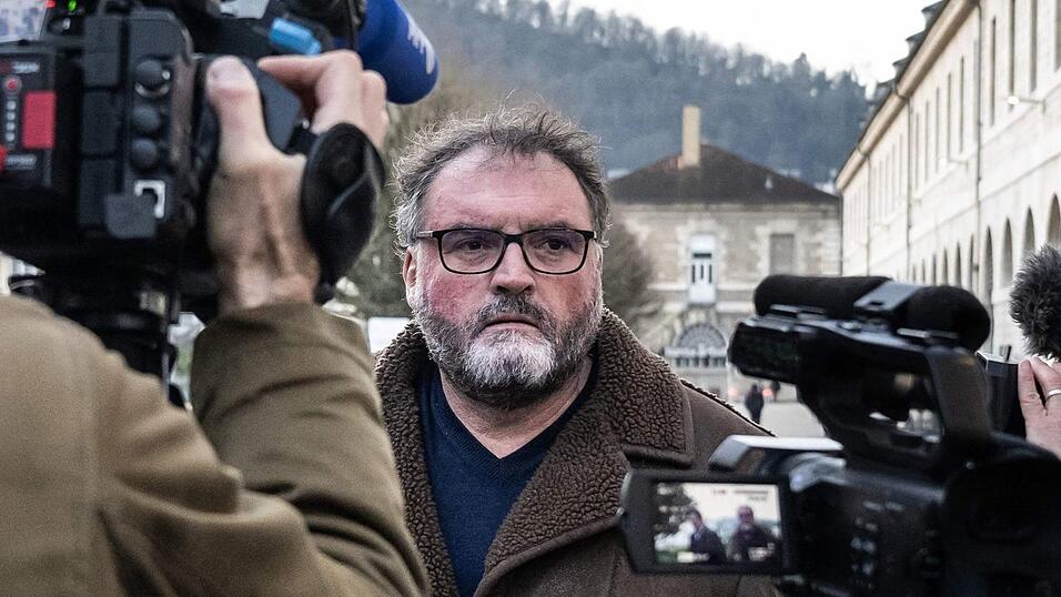 Der wegen der Vergiftung von Patienten angeklagte An&auml;sthesist in Frankreich beteuert seine Unschuld.
