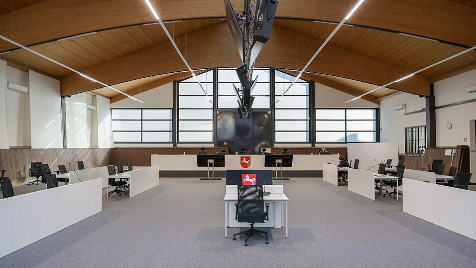 F&uuml;r den Prozess in Verden wurde eine Reithalle zum Gerichtssaal umgebaut. (Archivbild)