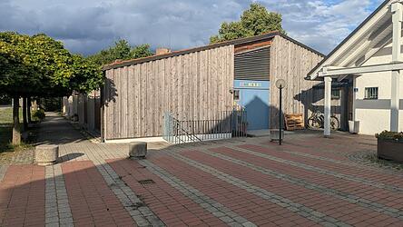 Der Kindergarten in der Dekan-Graßl-Straße soll abgerissen und neu gebaut werden. Der Kindergarten in der Dekan-Graßl-Straße soll abgerissen und neu gebaut werden.