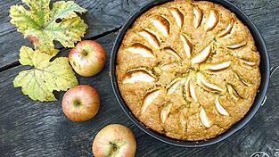 Mit diesem Apfelkuchen versüßen Sie sich den Herbst.