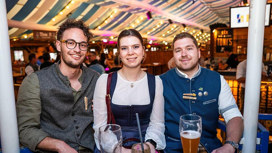 Die Partybilder vom Montag, 17. August, aus dem Festzelt Wenisch. Die Partybilder vom Montag, 17. August, aus dem Festzelt Wenisch.
