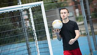 Fußball fördert die Fitness - egal in welchem Alter. Fußball fördert die Fitness - egal in welchem Alter.