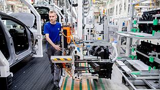 Die Stimmung in der deutschen Autoindustrie ist im September auf einen der tiefsten Werte seit Jahren gesunken. (Archivbild)