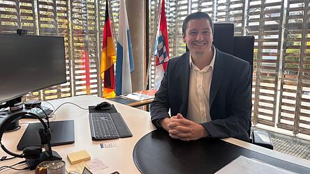 Seit 100 Tagen im Amt: Landrat Christian Schindler. Seit 100 Tagen im Amt: Landrat Christian Schindler.