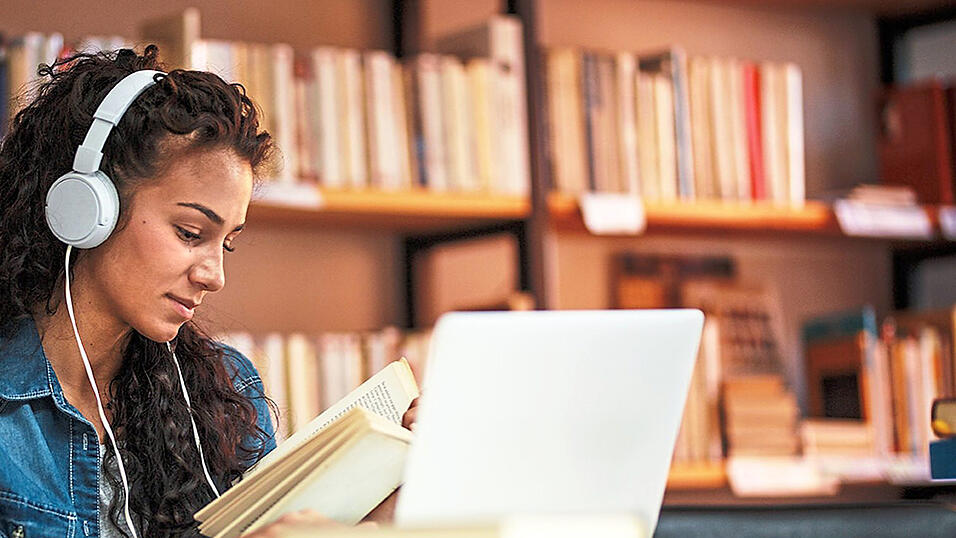 Schon seit Jahren stehen Online-Services der Stadtbibliothek den Nutzern rund um die Uhr zur Verfügung. Schon seit Jahren stehen Online-Services der Stadtbibliothek den Nutzern rund um die Uhr zur Verfügung.
