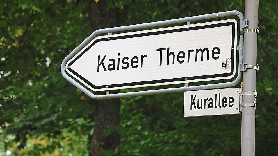 Wohin führt der Weg für die sanierungsbedürftige Kaiser-Therme in Bad Abbach? Das wird wohl erst in der ersten Jahreshälfte 2026 klar. Wohin führt der Weg für die sanierungsbedürftige Kaiser-Therme in Bad Abbach? Das wird wohl erst in der ersten Jahreshälfte 2026 klar.