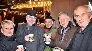 Am Donnerstagabend ist der Landshuter Christkindlmarkt er&ouml;ffnet worden.