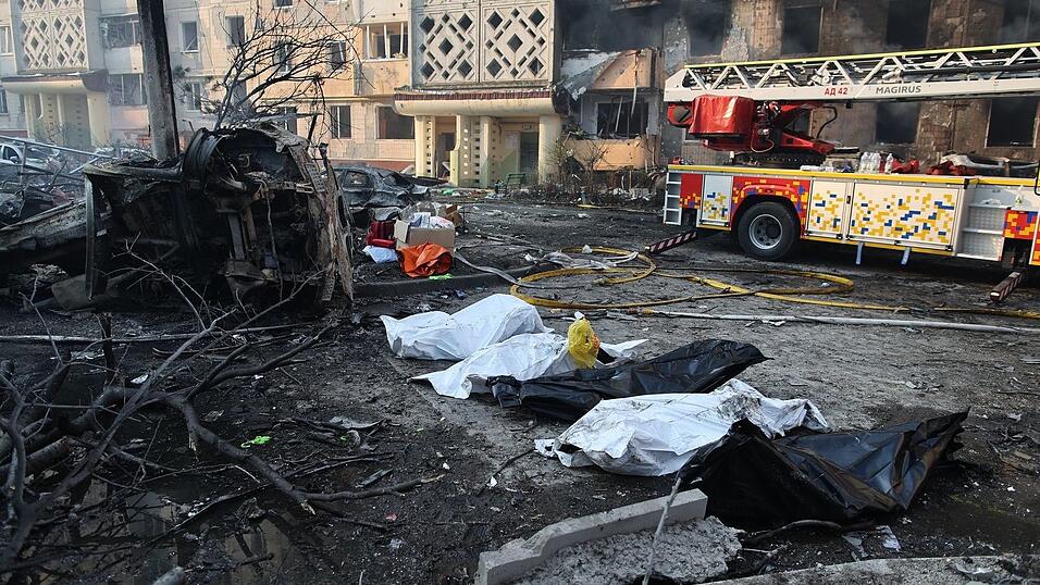 Der Krieg in der Ukraine hat bereits Hunderttausende Opfer gefordert - US-Präsident Donald Trump will ihn beenden. Um jeden Preis? (Archivbild)