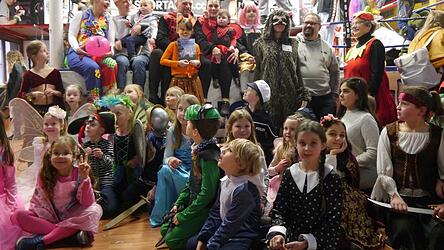 Bei der Maskenpr&auml;mierung gab es sch&ouml;ne Preise zu gewinnen. Fotos: PtH