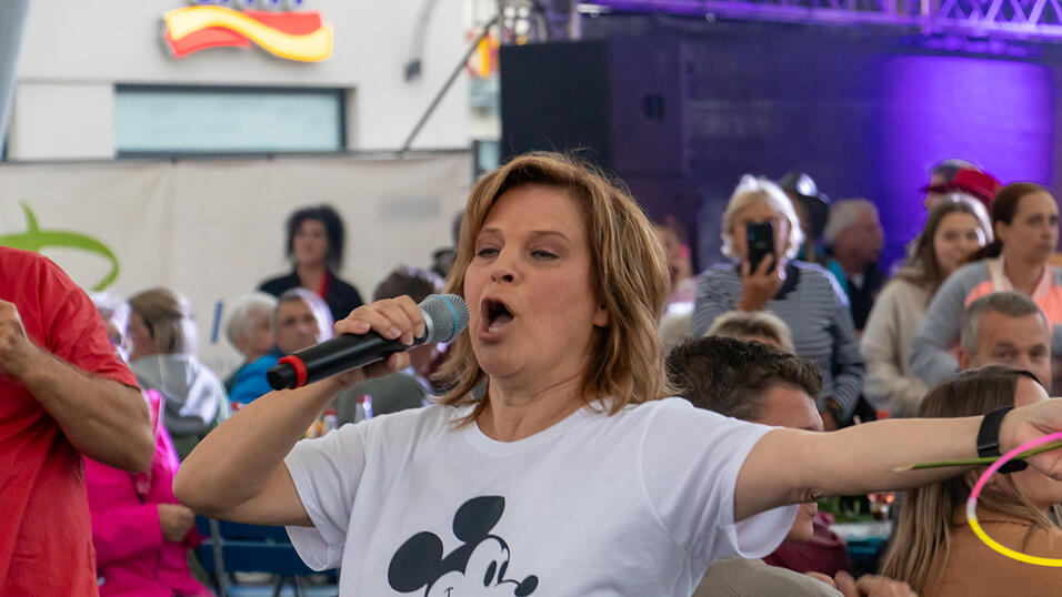 Nicki hat am Freitag in Plattling ihr 40-jähriges Bühnenjubiläum gefeiert.