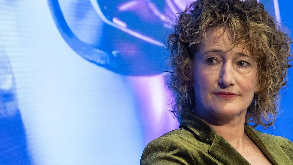 Berlinale-Intendantin Tricia Tuttle äußerte sich zum Vorfall auf einer Bühne während der Filmfestspiele.
