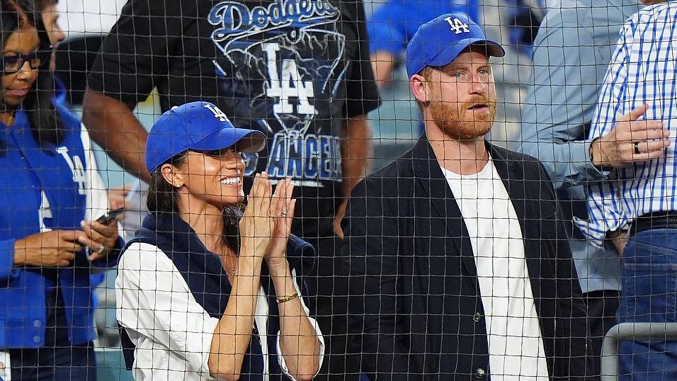 Beim Spiel der L.A. Dodgers gegen die Toronto Blue Jays hatten Harry und Meghan deutlich ihre Unterstützung für das Team aus Los Angeles gezeigt. (Archivbild) Beim Spiel der L.A. Dodgers gegen die Toronto Blue Jays hatten Harry und Meghan deutlich ihre Unterstützung für das Team aus Los Angeles gezeigt. (Archivbild)