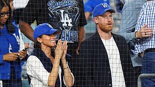 Beim Spiel der L.A. Dodgers gegen die Toronto Blue Jays hatten Harry und Meghan deutlich ihre Unterstützung für das Team aus Los Angeles gezeigt. (Archivbild) Beim Spiel der L.A. Dodgers gegen die Toronto Blue Jays hatten Harry und Meghan deutlich ihre Unterstützung für das Team aus Los Angeles gezeigt. (Archivbild)